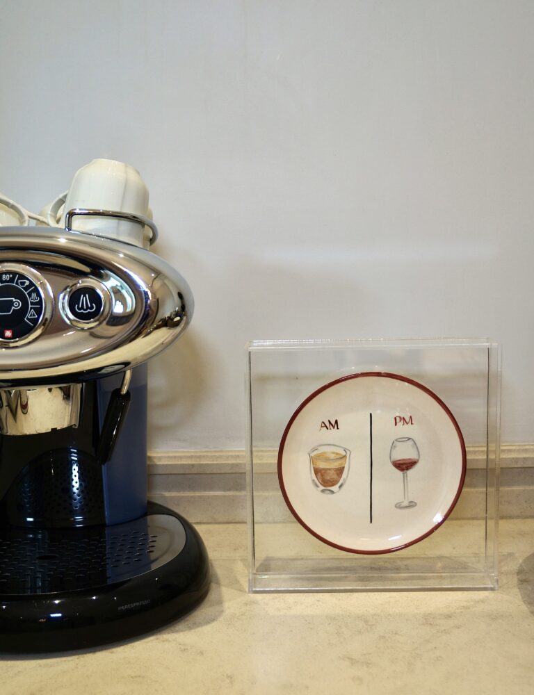 Acrylic Piece | AM. PM – borda vinho